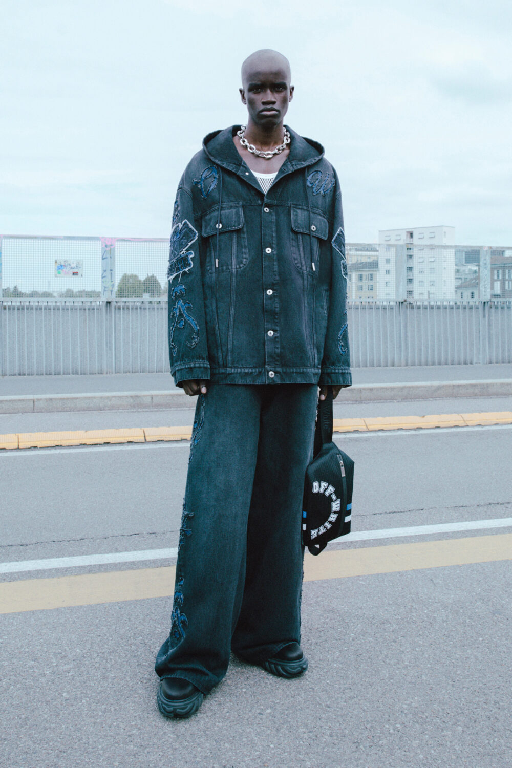 31_SHOT_02_OFFWHITE_VOGUERW_SS24_019_4R