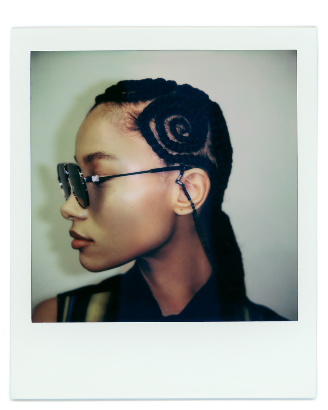 ZJ_OFFWHITE_BACKSTAGE_POLA_1