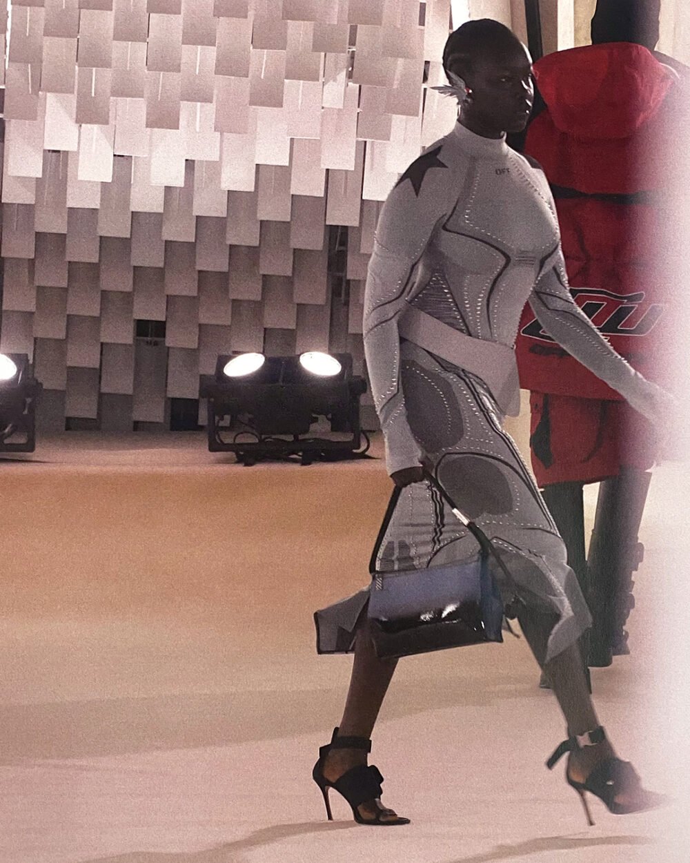 060325_OWxJEAN_MARQUES_RUNWAY_8